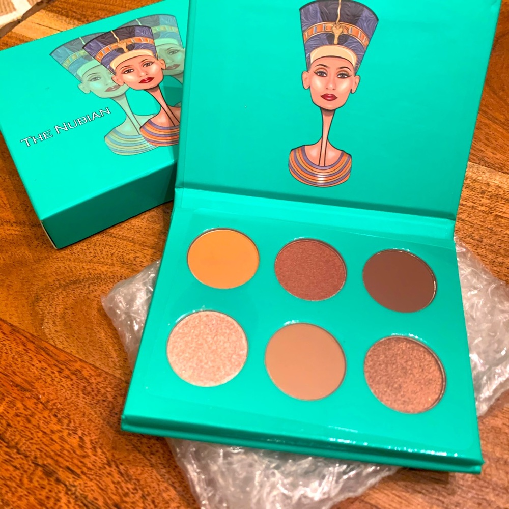 The Nubian by Juvia’s pressed pigment palette